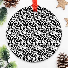 Black White Giraffe Pattern Round Ornament (two Sides)